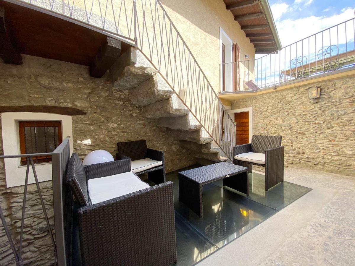 Independent Stone House With Lake View 무쏘 외부 사진