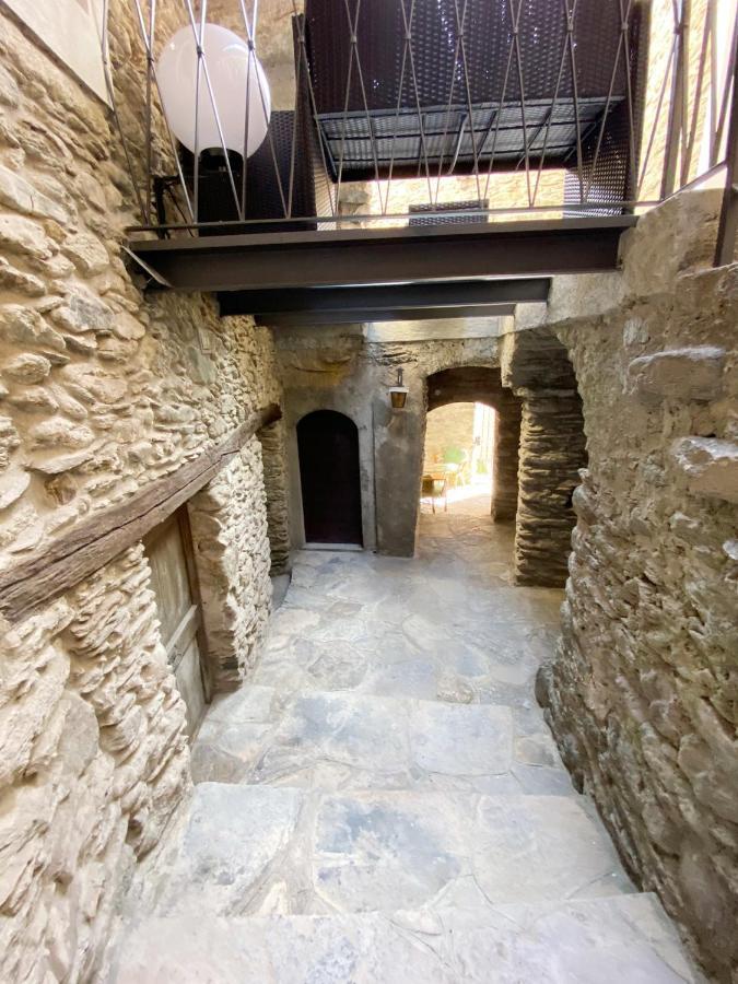 Independent Stone House With Lake View 무쏘 외부 사진