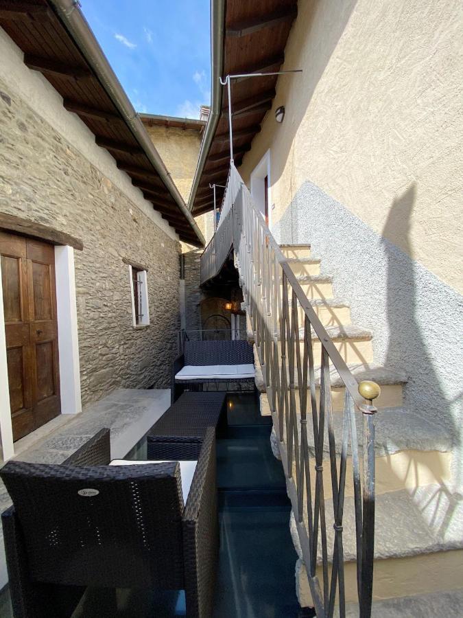 Independent Stone House With Lake View 무쏘 외부 사진