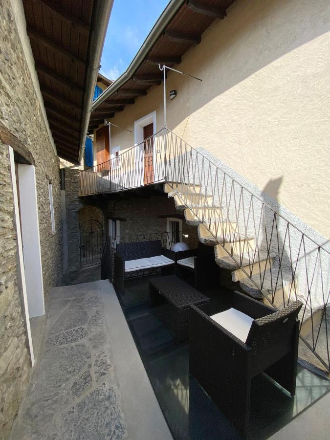 Independent Stone House With Lake View 무쏘 외부 사진