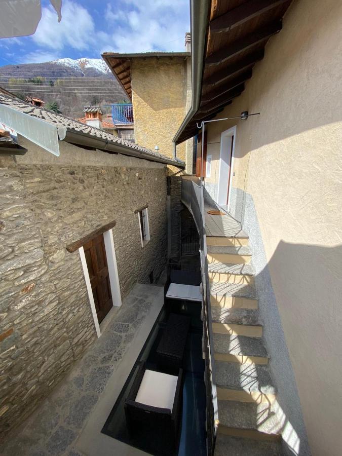Independent Stone House With Lake View 무쏘 외부 사진