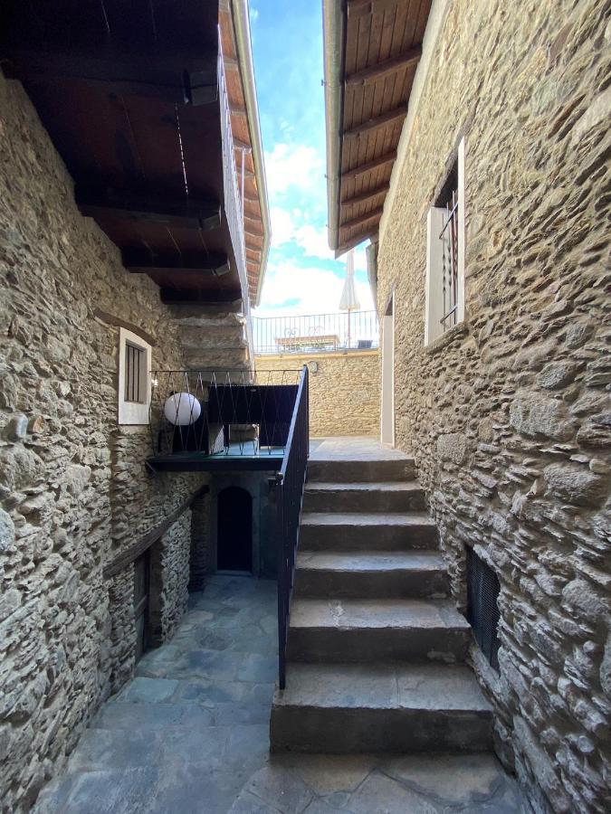 Independent Stone House With Lake View 무쏘 외부 사진