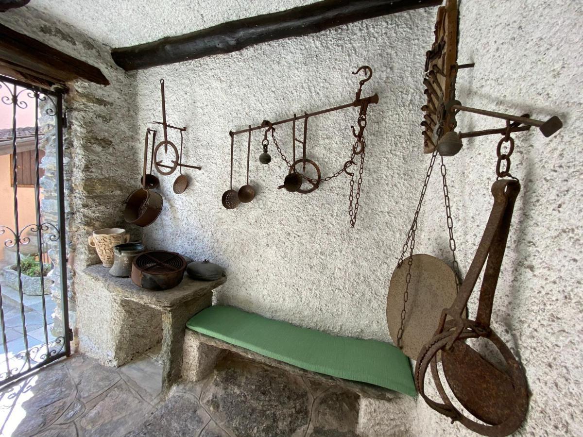 Independent Stone House With Lake View 무쏘 외부 사진